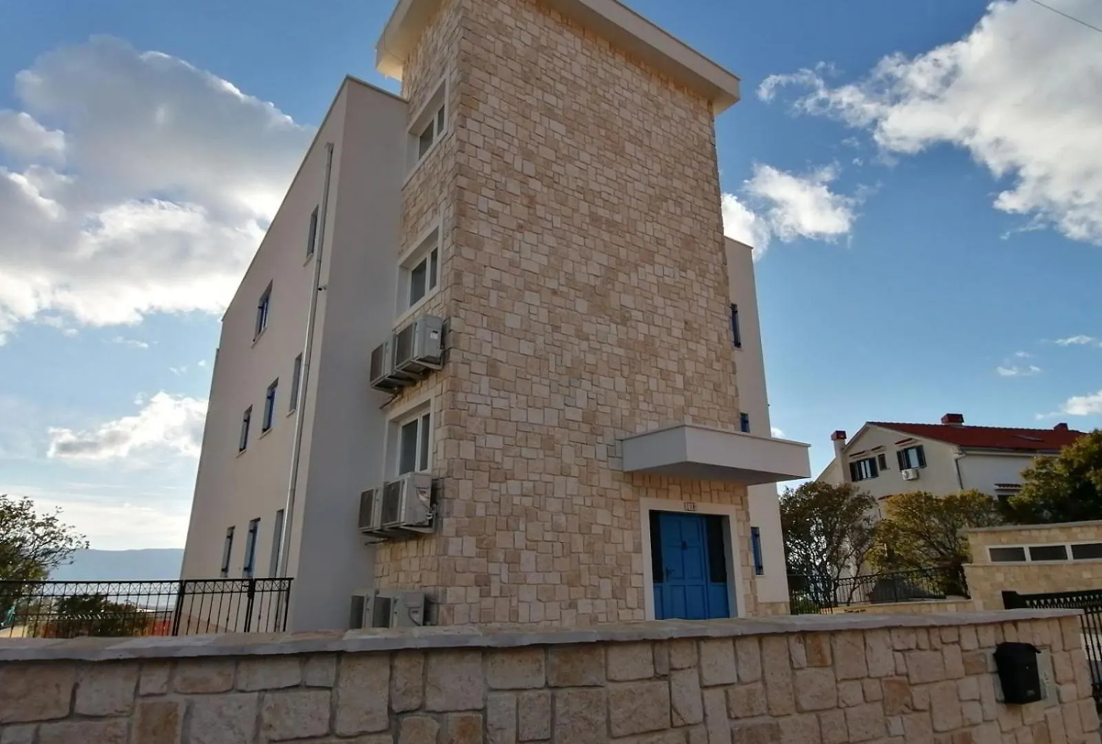 Kamelia T4 Apartment Povile Croatia