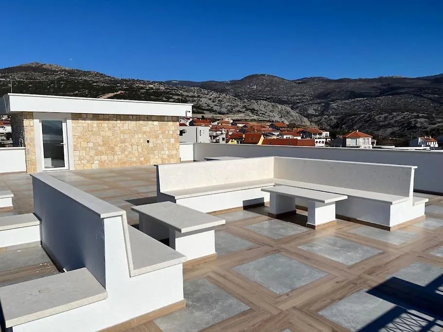 Kamelia T4 Apartment Povile Croatia
